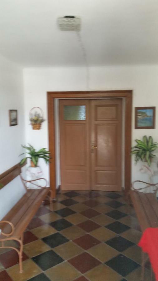 Apartment Palazzo Sare Vrbnik Kültér fotó
